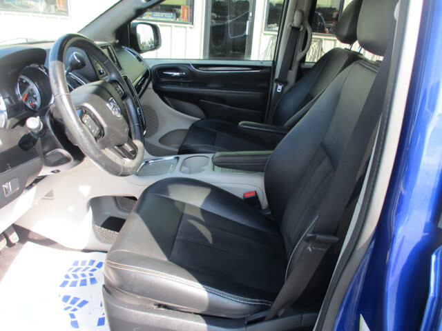 2019 Dodge Grand Caravan in Oak Grove, MO 64075 - 18072432 10