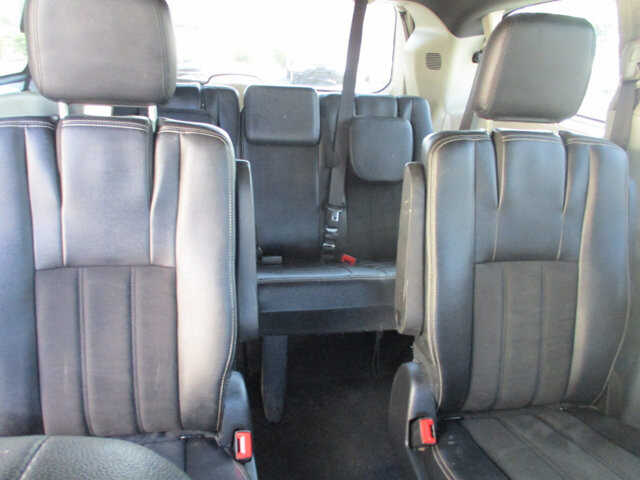 2019 Dodge Grand Caravan in Oak Grove, MO 64075 - 18072432 12