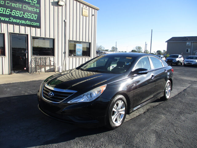 2014 Hyundai Sonata in Oak Grove, MO 64075 - 18072433