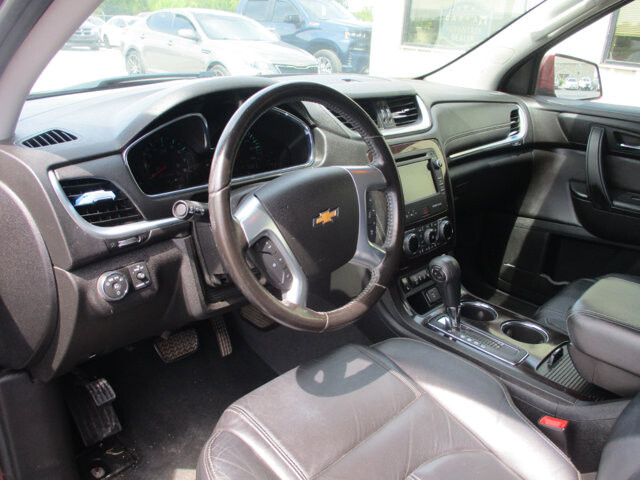 2016 Chevrolet Traverse in Oak Grove, MO 64075 - 18072434 9
