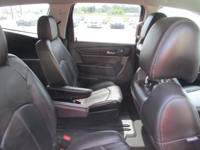 2016 Chevrolet Traverse in Oak Grove, MO 64075 - 18072434 12