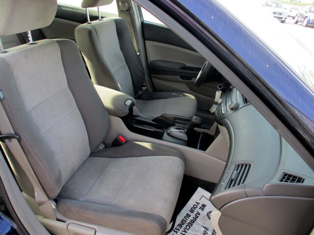2008 Honda Accord in Oak Grove, MO 64075 - 18072437 10