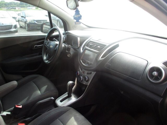 2015 Chevrolet Trax in Oak Grove, MO 64075 - 18072440 10