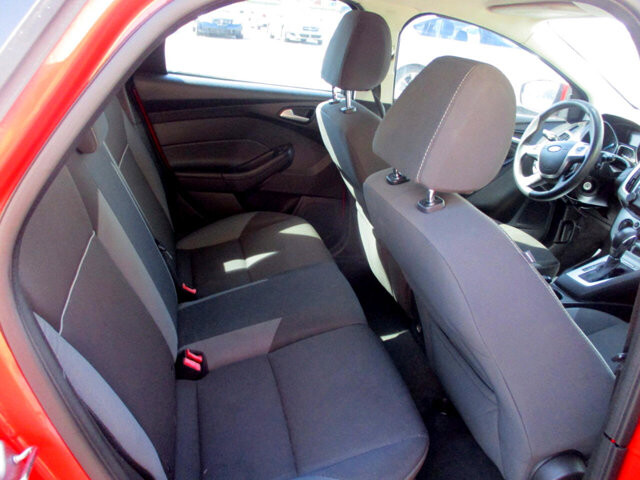 2013 Ford Focus in Oak Grove, MO 64075 - 18072442 12