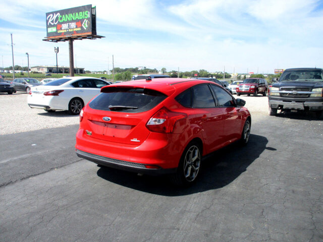 2013 Ford Focus in Oak Grove, MO 64075 - 18072442 5