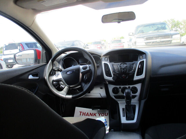 2013 Ford Focus in Oak Grove, MO 64075 - 18072442 11