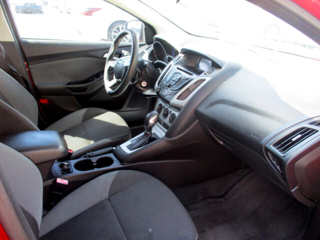 2013 Ford Focus in Oak Grove, MO 64075 - 18072442 10