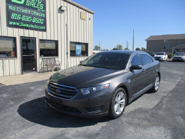 2015 Ford Taurus in Oak Grove, MO 64075