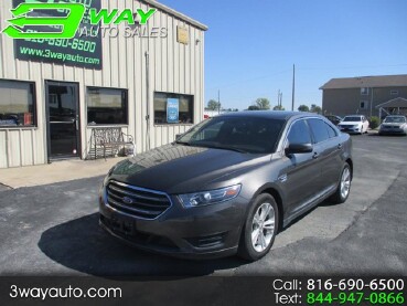 2015 Ford Taurus in Oak Grove, MO 64075