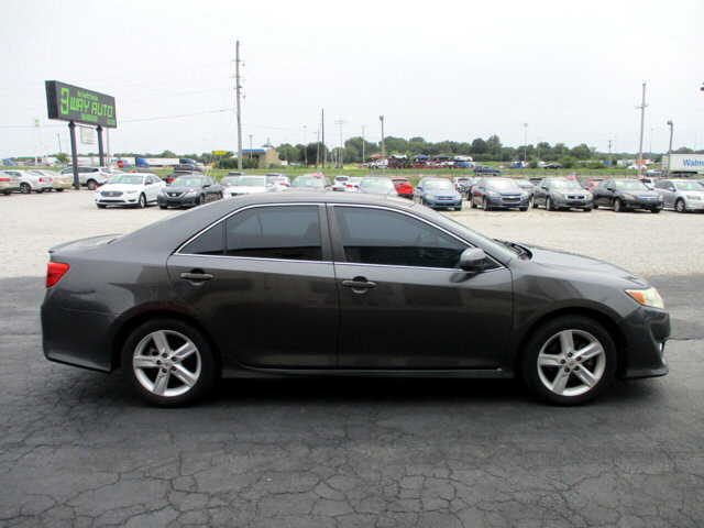 2012 Toyota Camry in Oak Grove, MO 64075 - 18072444 4