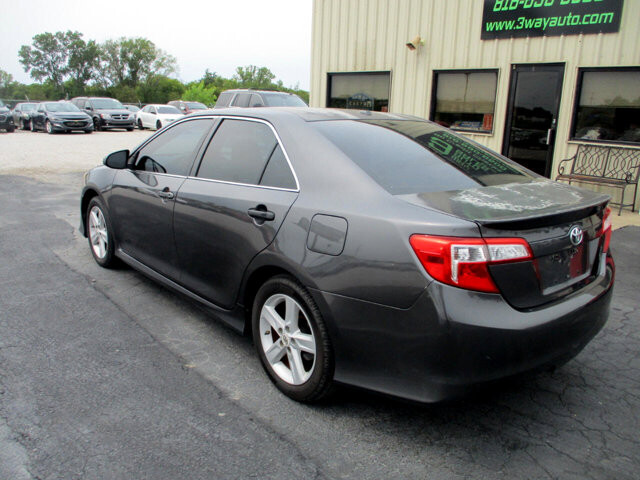 2012 Toyota Camry in Oak Grove, MO 64075 - 18072444 7
