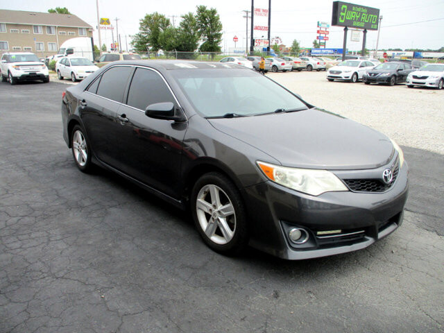 2012 Toyota Camry in Oak Grove, MO 64075 - 18072444 3