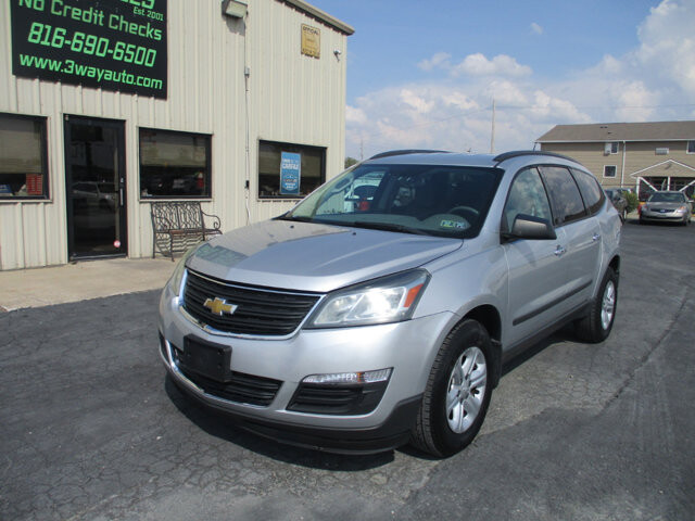 2014 Chevrolet Traverse in Oak Grove, MO 64075 - 18072445
