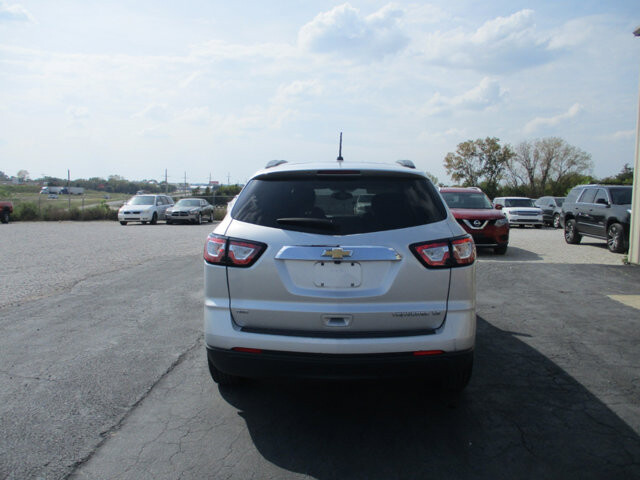 2014 Chevrolet Traverse in Oak Grove, MO 64075 - 18072445 7