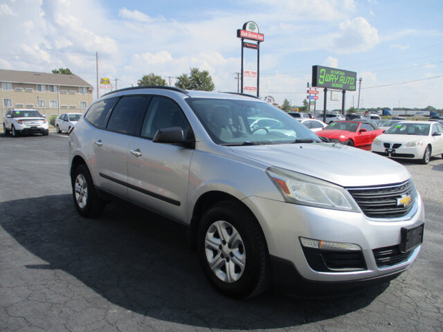 2014 Chevrolet Traverse in Oak Grove, MO 64075 - 18072445 4