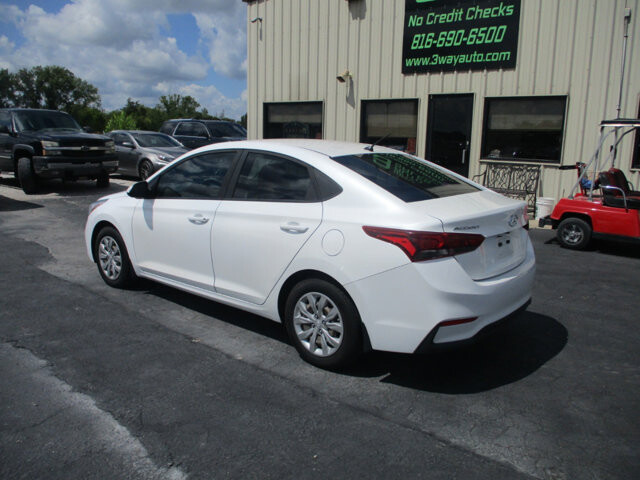 2019 Hyundai Accent in Oak Grove, MO 64075 - 18072454 7