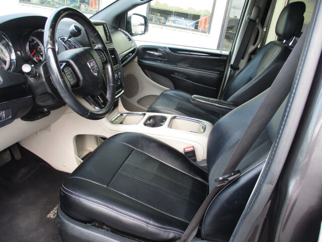 2017 Dodge Grand Caravan in Oak Grove, MO 64075 - 18072458 10