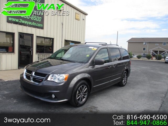 2017 Dodge Grand Caravan in Oak Grove, MO 64075 - 18072458 2