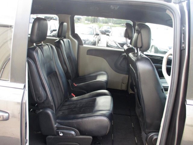 2017 Dodge Grand Caravan in Oak Grove, MO 64075 - 18072458 11