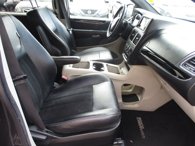 2017 Dodge Grand Caravan in Oak Grove, MO 64075 - 18072458 11