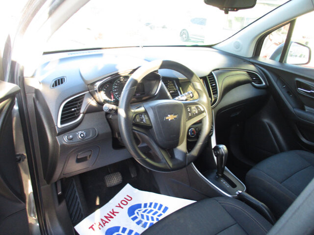 2019 Chevrolet Trax in Oak Grove, MO 64075 - 18072465 9