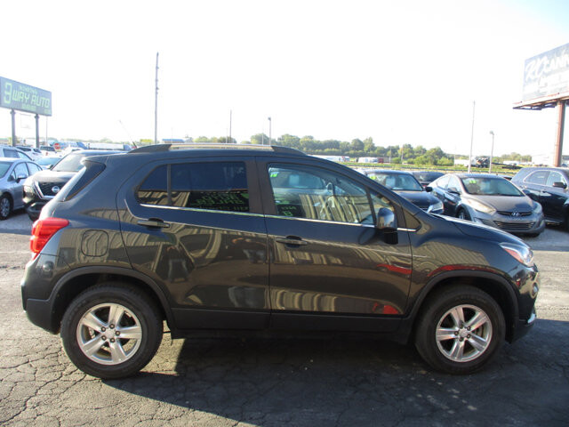 2019 Chevrolet Trax in Oak Grove, MO 64075 - 18072465 4