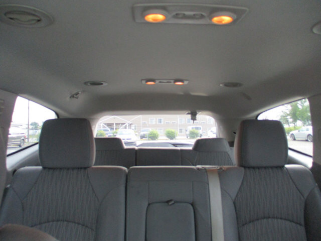 2016 Chevrolet Traverse in Oak Grove, MO 64075 - 18072468 12