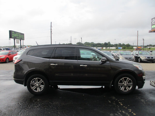 2016 Chevrolet Traverse in Oak Grove, MO 64075 - 18072468 4