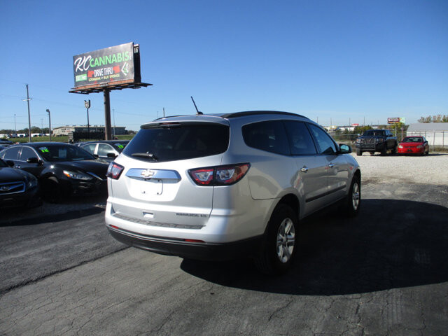 2014 Chevrolet Traverse in Oak Grove, MO 64075 - 18072473 6