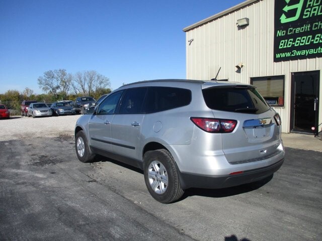 2014 Chevrolet Traverse in Oak Grove, MO 64075 - 18072473 7