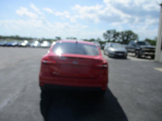 2017 Ford Focus in Oak Grove, MO 64075 - 18072475 6