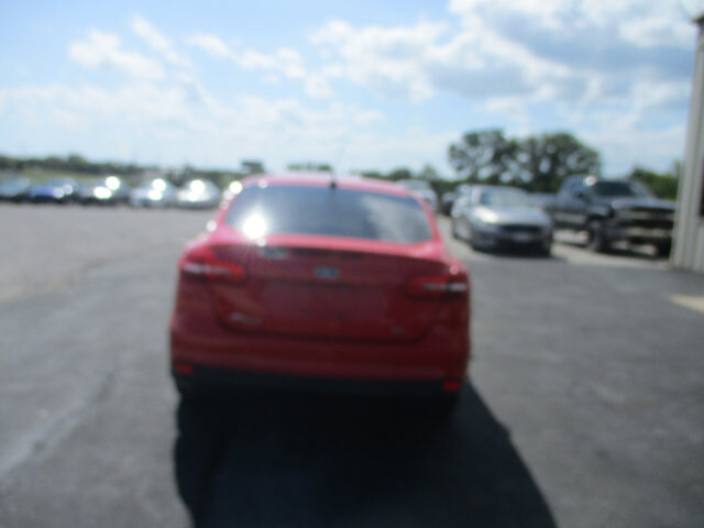 2017 Ford Focus in Oak Grove, MO 64075 - 18072475 6