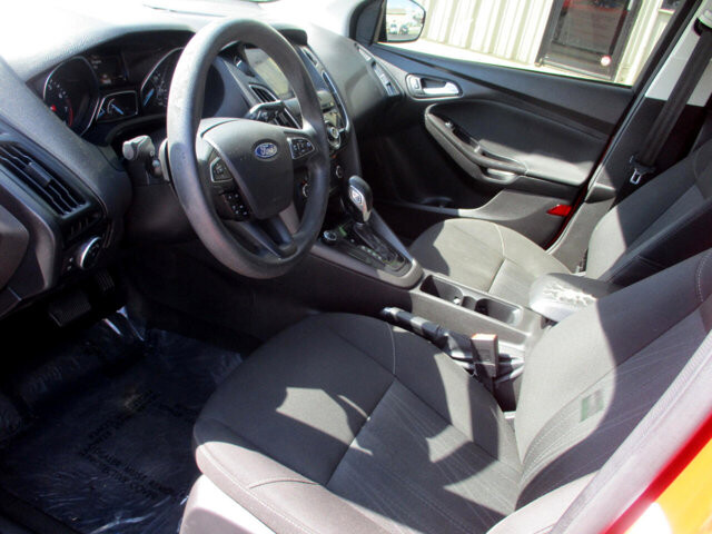 2017 Ford Focus in Oak Grove, MO 64075 - 18072475 9