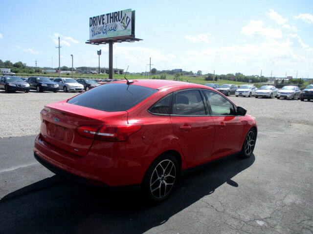 2017 Ford Focus in Oak Grove, MO 64075 - 18072475 5