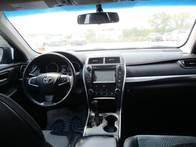 2015 Toyota Camry in Oak Grove, MO 64075 - 18072476 10