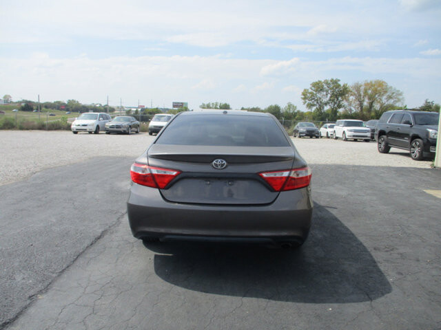 2015 Toyota Camry in Oak Grove, MO 64075 - 18072476 6