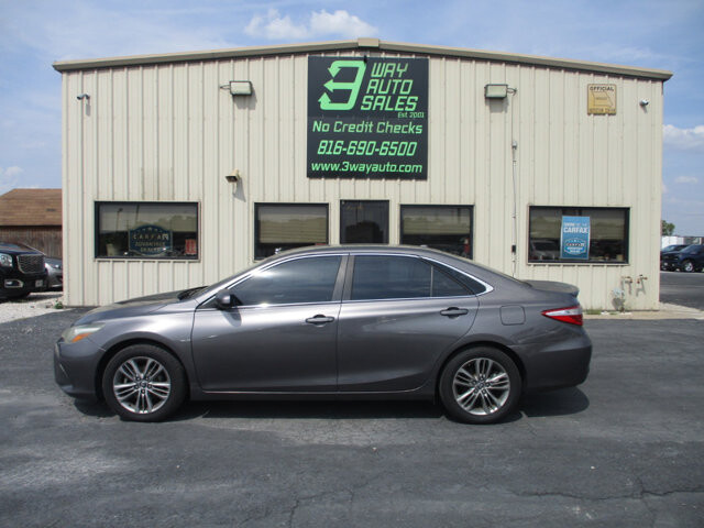 2015 Toyota Camry in Oak Grove, MO 64075 - 18072476 7