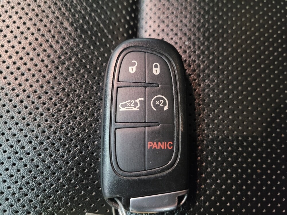 2019 Jeep Cherokee in Montclair, CA 91763 - 18072510 32