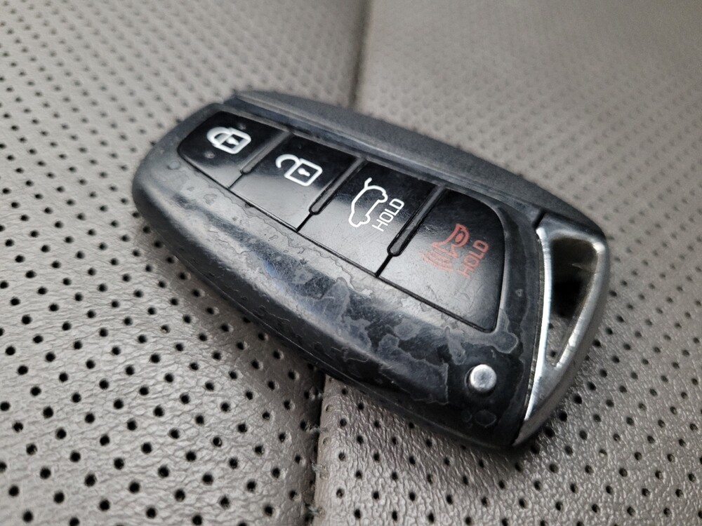 2017 Hyundai Santa Fe in Mesa, AZ 85210 - 18072551 32