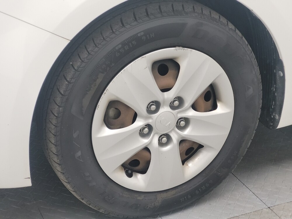 2017 Kia Forte in Memphis, TN 38115 - 18072621 31