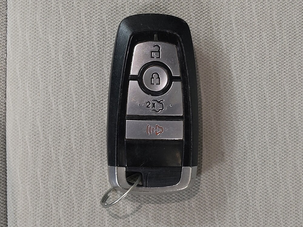 2020 Ford Fusion in Cincinnati, OH 45255 - 18072637 32