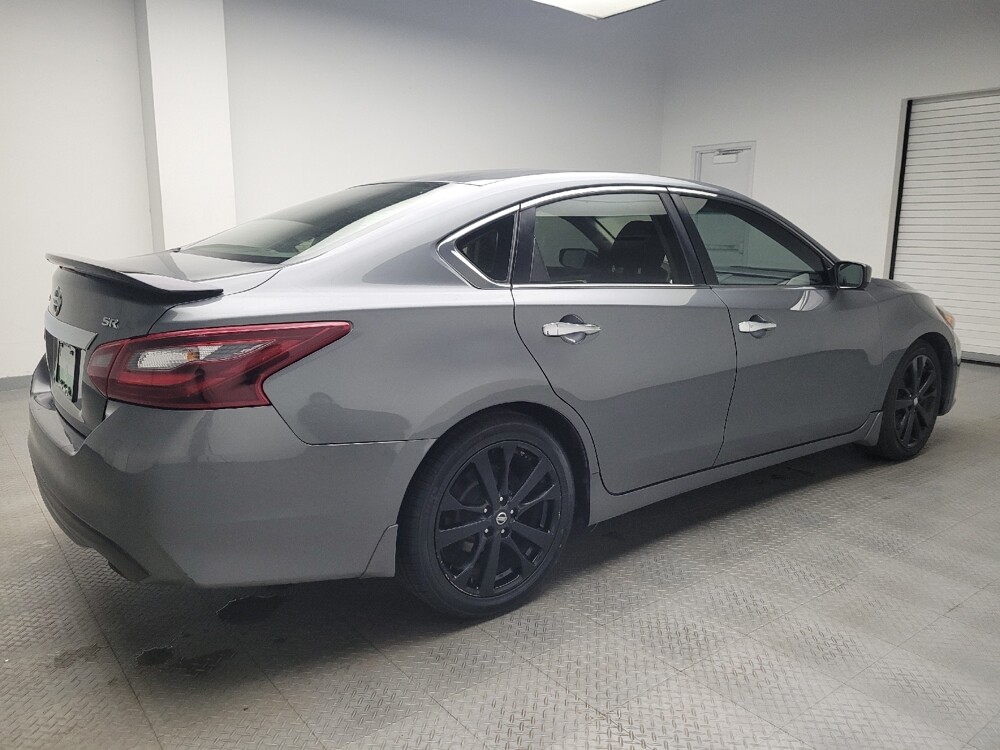2017 Nissan Altima in Taylor, MI 48180 - 18072677 10