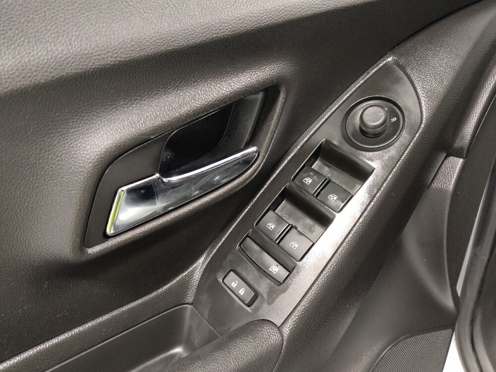 2019 Chevrolet Trax in Columbus, OH 43231 - 18072709 27