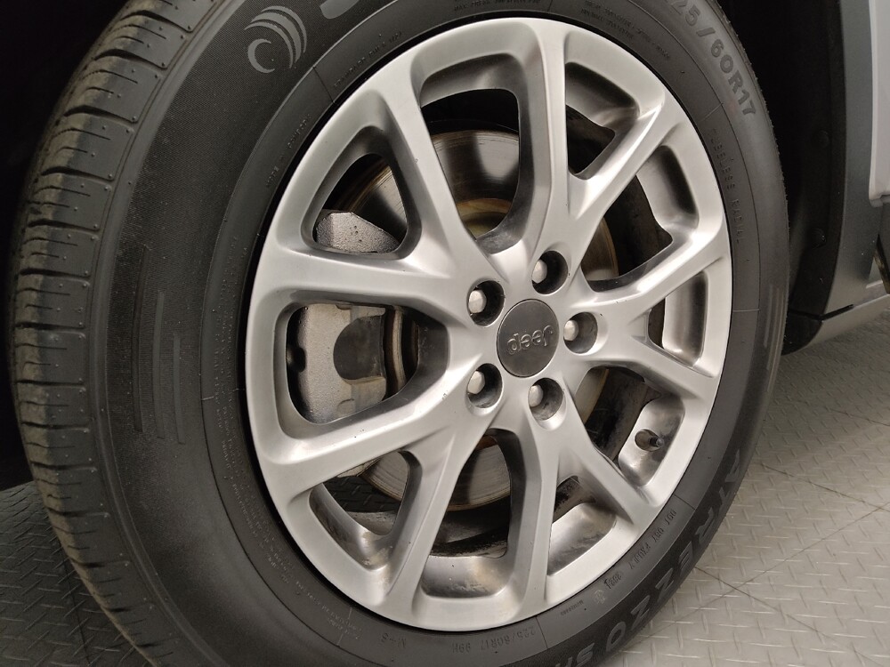 2018 Jeep Cherokee in Denver, CO 80012 - 18072732 31