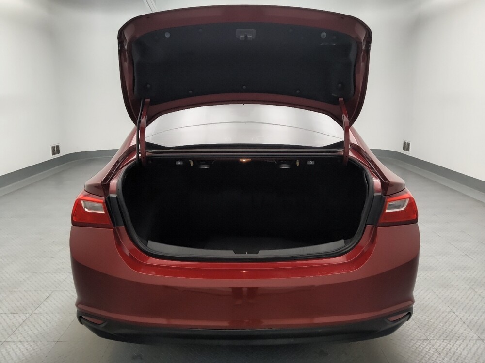 2017 Chevrolet Malibu in Lakewood, CO 80215 - 18072741 29