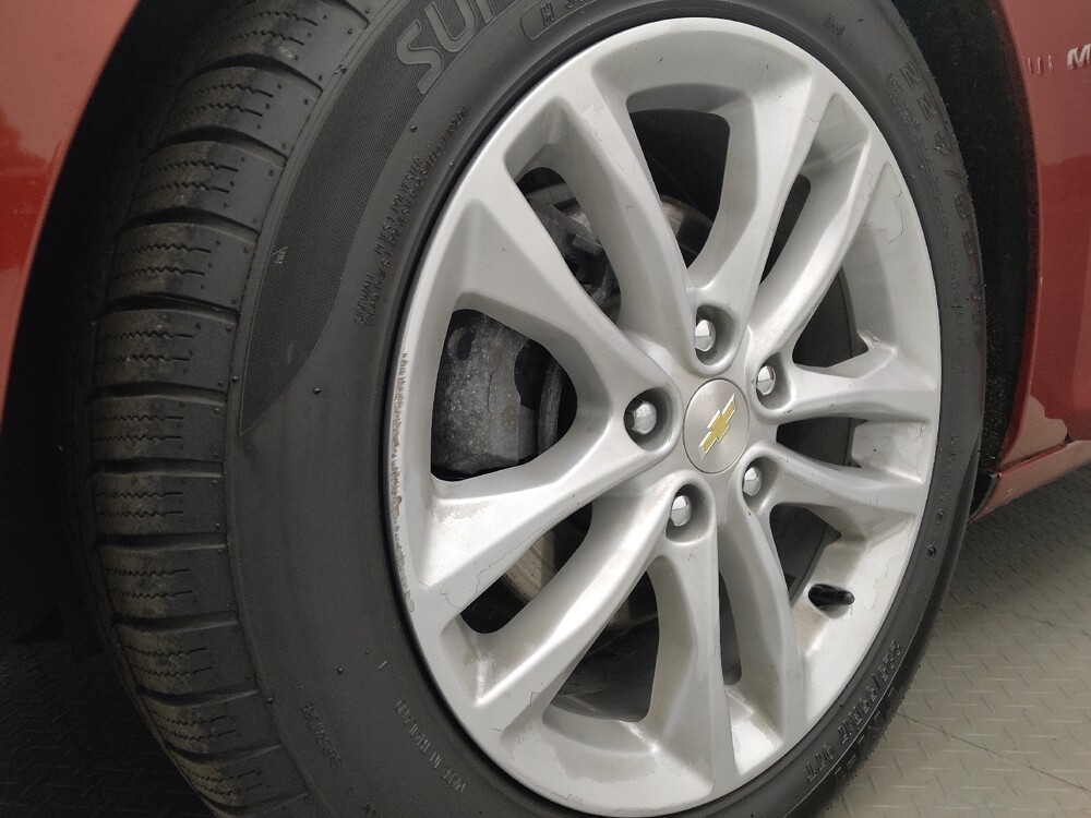 2017 Chevrolet Malibu in Lakewood, CO 80215 - 18072741 31