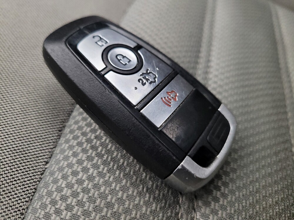 2019 Ford Fusion in Glendale, AZ 85301 - 18072762 32