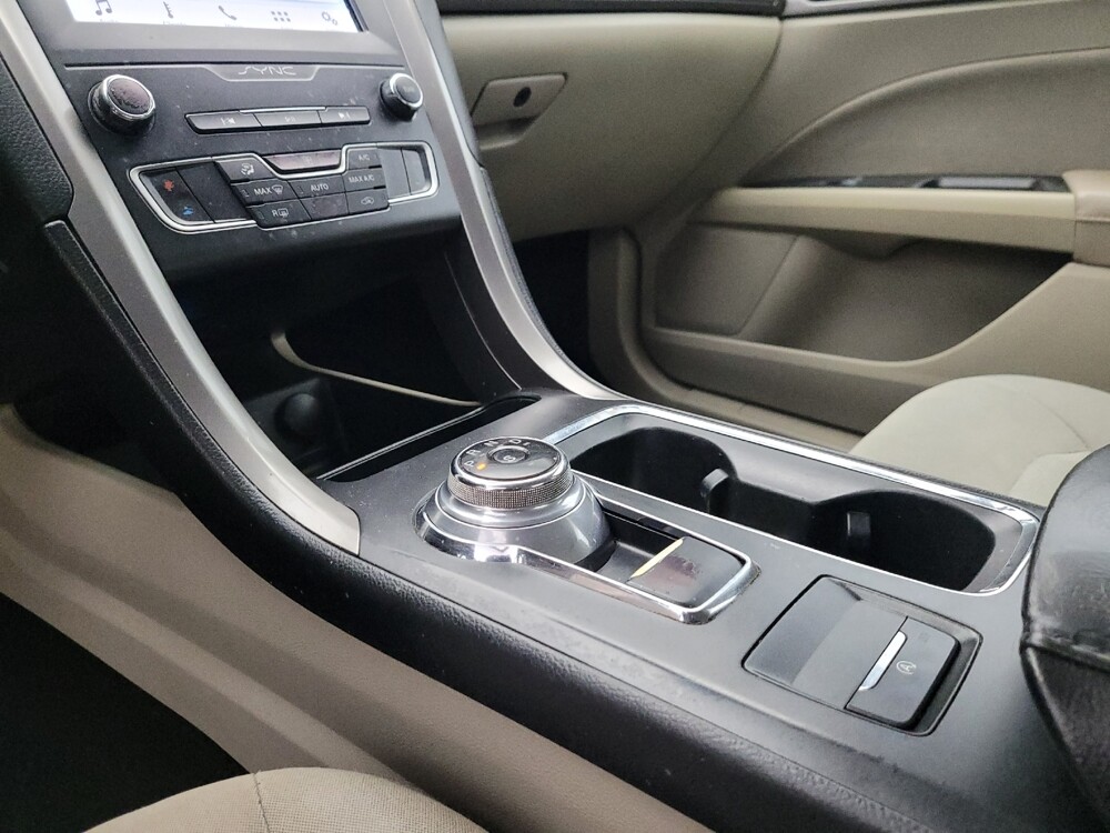 2019 Ford Fusion in Glendale, AZ 85301 - 18072762 26