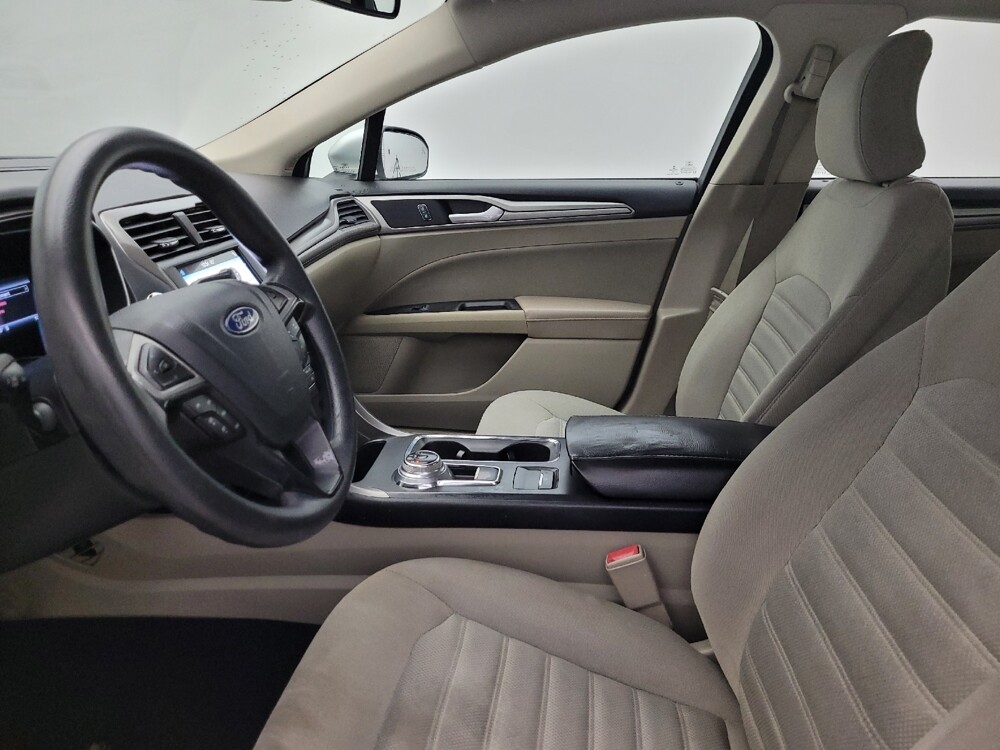 2019 Ford Fusion in Glendale, AZ 85301 - 18072762 17