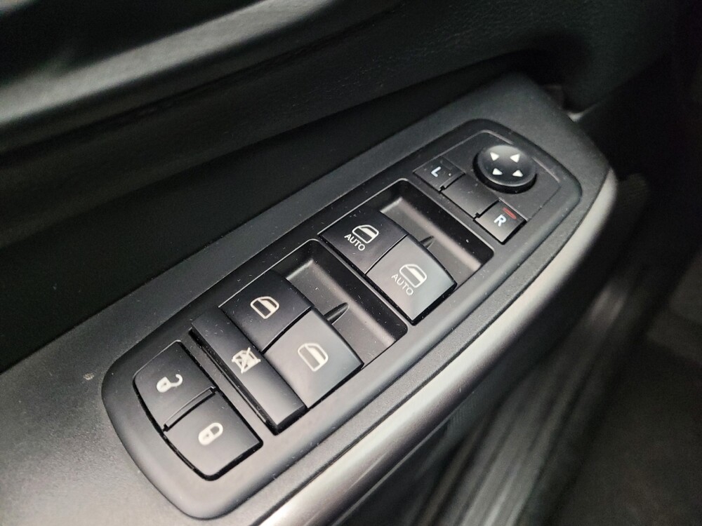 2019 Jeep Cherokee in Sacramento, CA 95821 - 18072786 27